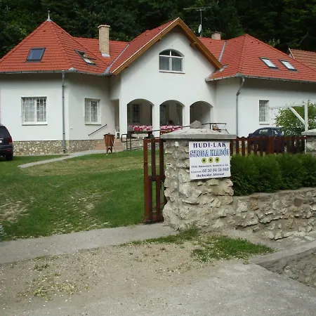 Hudi-lak Maison d'hôtes *